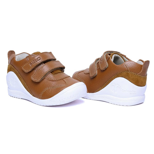 Zapatos para Niños de color natural en vista frontal