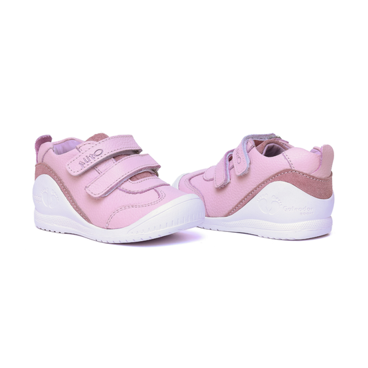 Zapatos para Niñas de color rosado entero en vista frontal