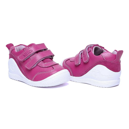 Zapatos para Niñas de color fucsia entero en vista frontal