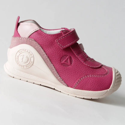 Zapatos para Niñas de color fucsia en vista lateral izquierda