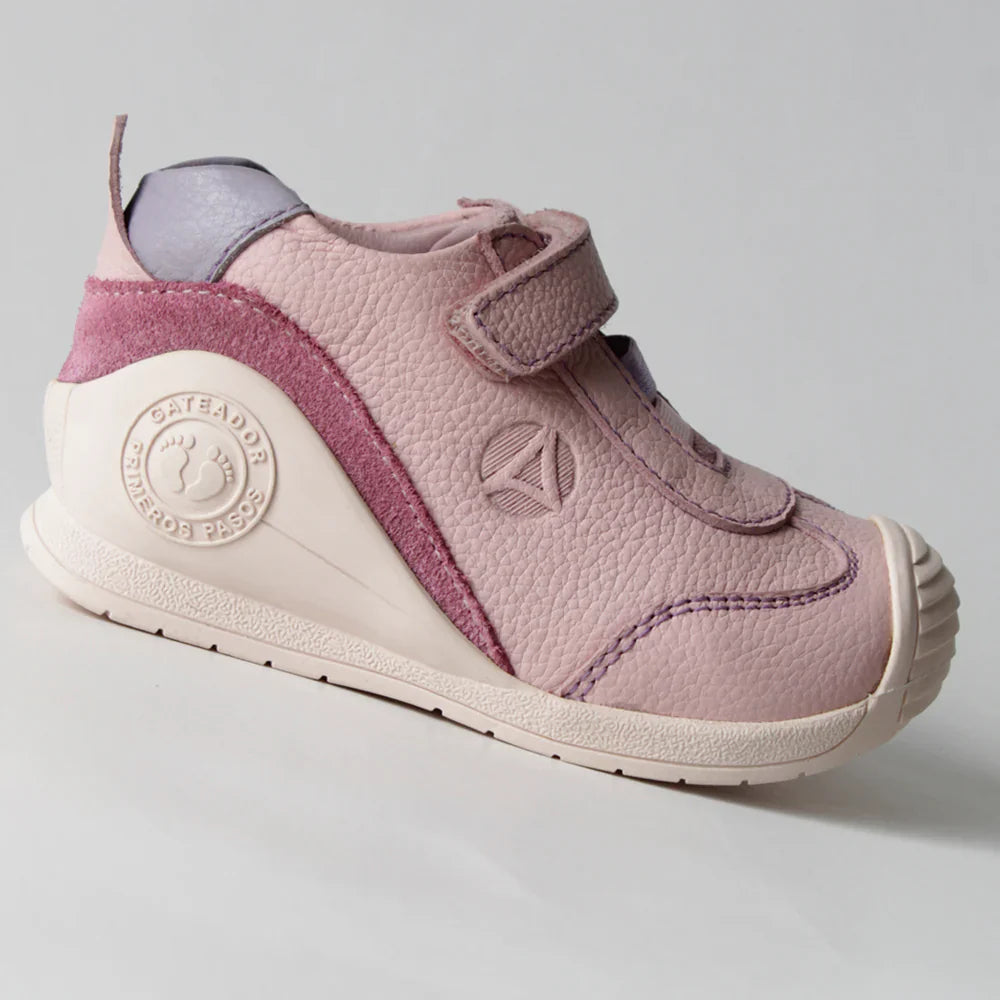 Zapatos para Niñas de color rosado en vista lateral izquierda