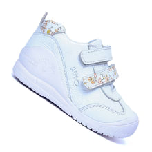 Zapatos para Niñas de color blanco en vista lateral derecha