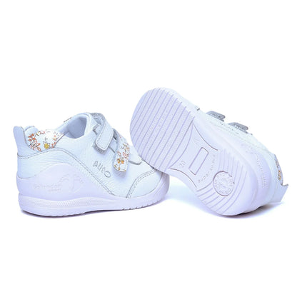 Zapatos para Niñas de color blanco en vista lateral izquierda