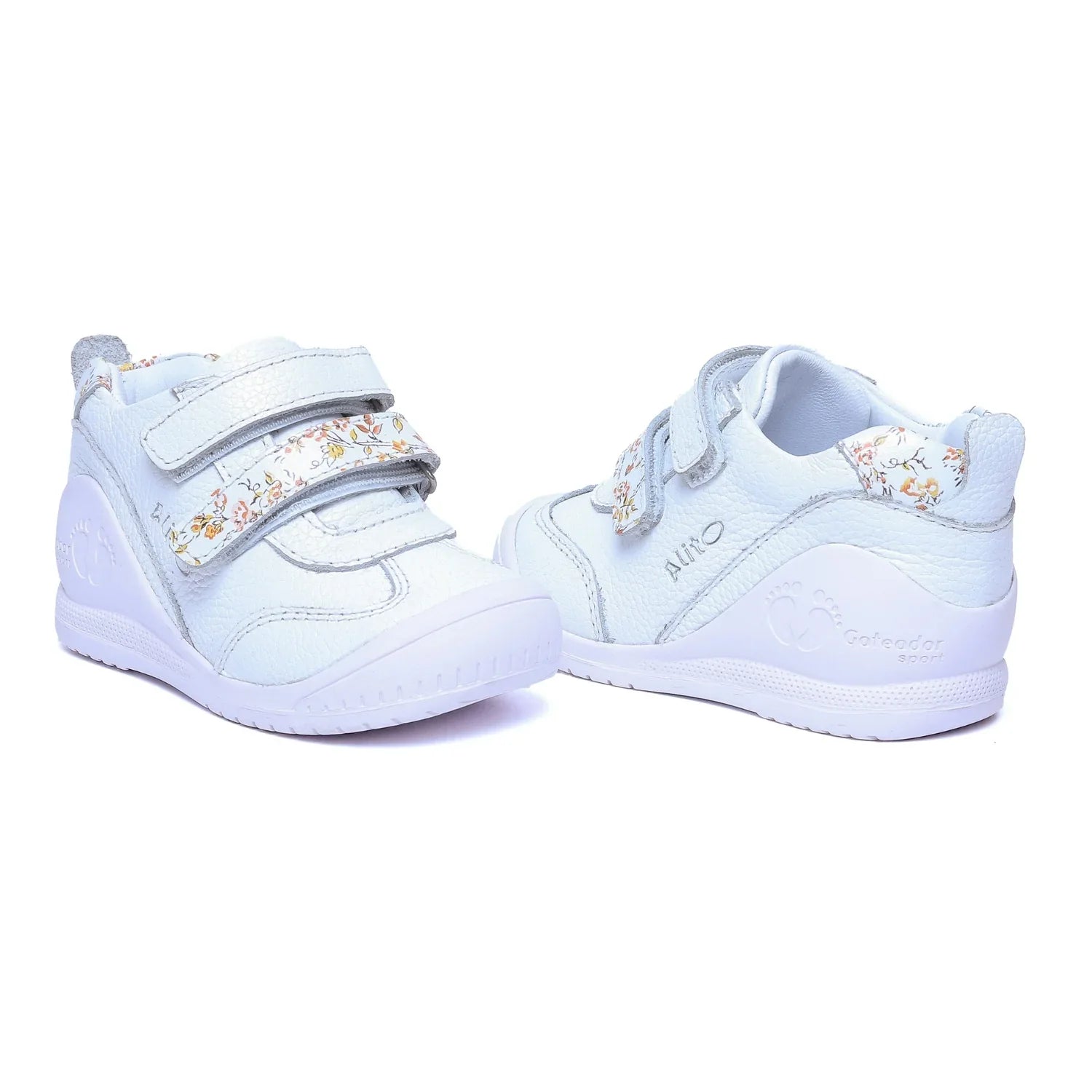 Zapatos para Niñas de color blanco en vista frontal