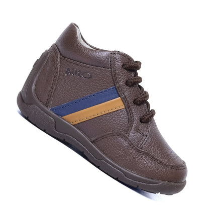 Zapatos para Niños de color marron en vista lateral derecha