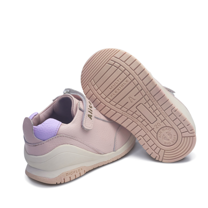 Zapatos para Niñas de color rosado en vista lateral derecha