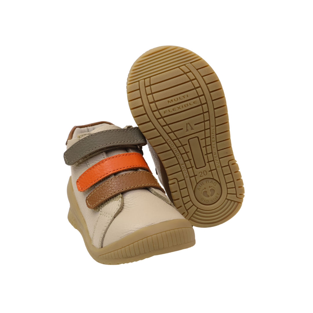 Zapatos para Niños de color nude en vista lateral izquierda