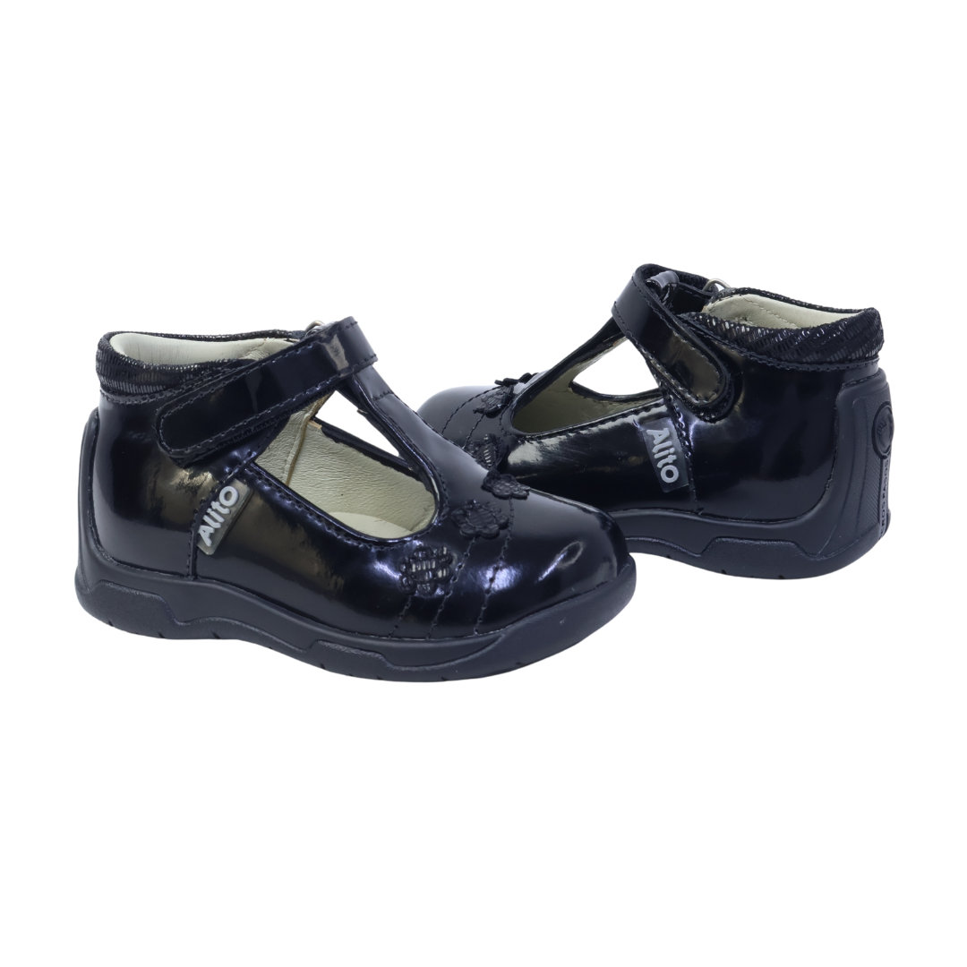 Zapatos para Niñas de color pega negro en vista frontal