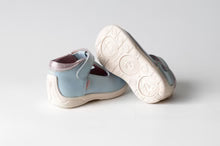 Zapatos para Niñas de color pega celeste en vista lateral izquierda