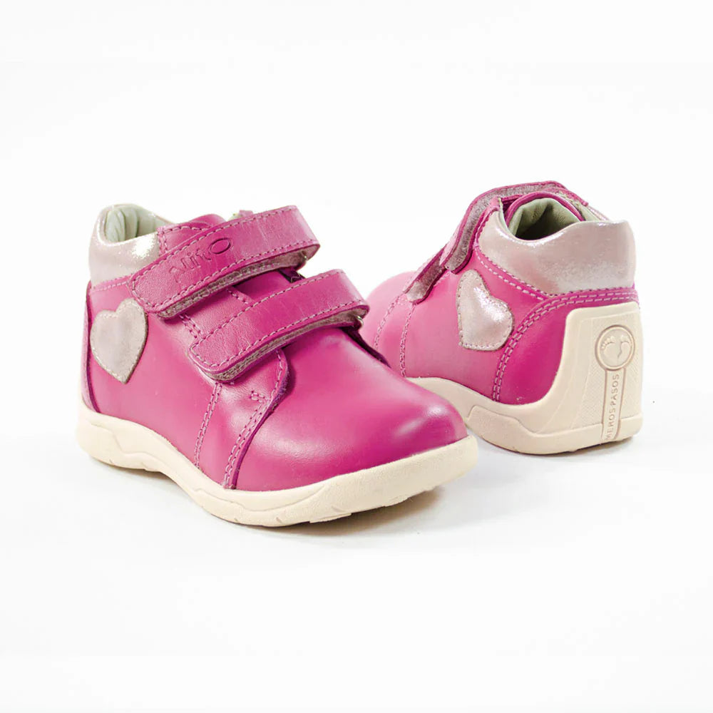 Zapatos para Niñas de color fucsia en vista frontal