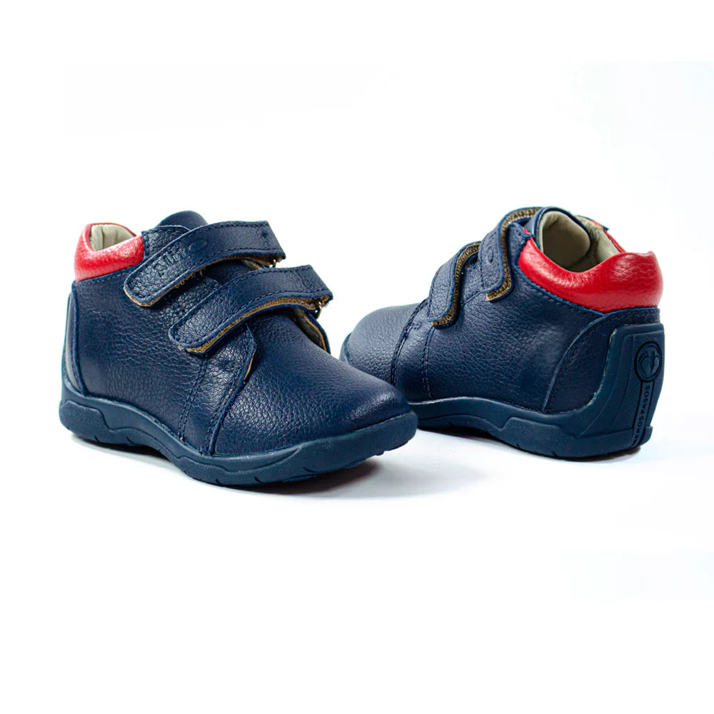 Zapatos para Niños de color azul en vista frontal