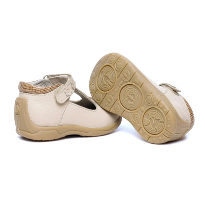 Zapatos para Niñas de color nude en vista lateral izquierda