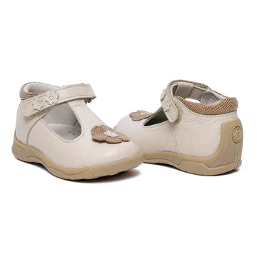 Zapatos para Niñas de color nude en vista frontal