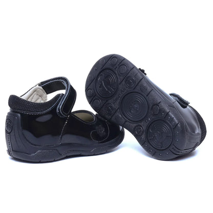 Zapatos para Niñas de color negro charol en vista lateral izquierda