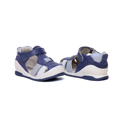 Sandalias para Niños de color azul pega en vista frontal