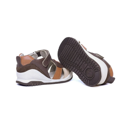 Sandalias para Niños de color marron pega en vista lateral derecha