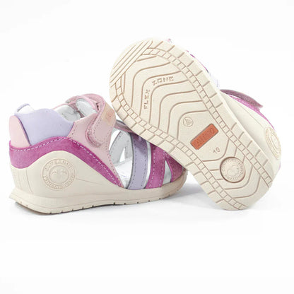 Sandalias para Niñas de color rosado en vista lateral izquierda
