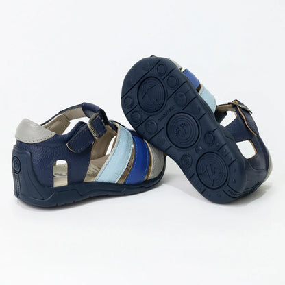 Sandalias para Niños de color azul en vista lateral izquierda