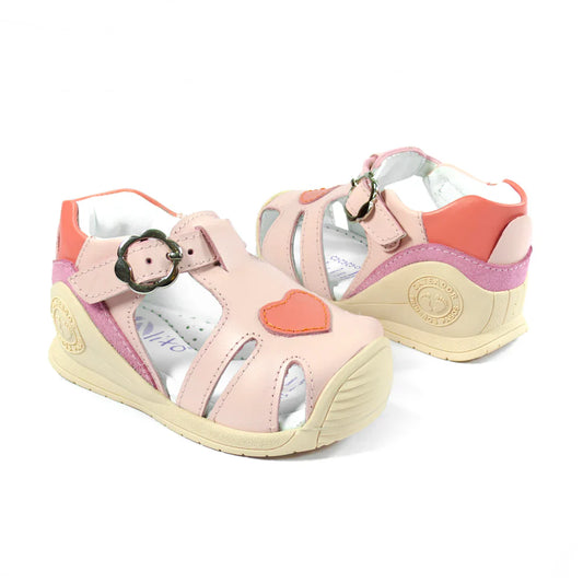 Sandalias para Niñas de color rosado en vista frontal