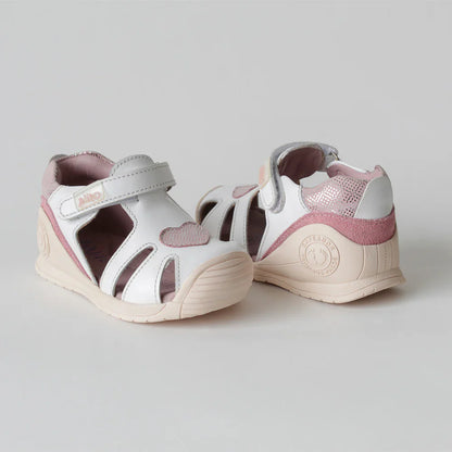 Sandalias para Niñas de color blanco en vista frontal