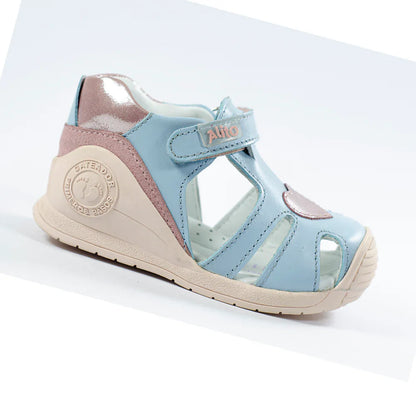 Sandalias para Niñas de color celeste en vista lateral derecha