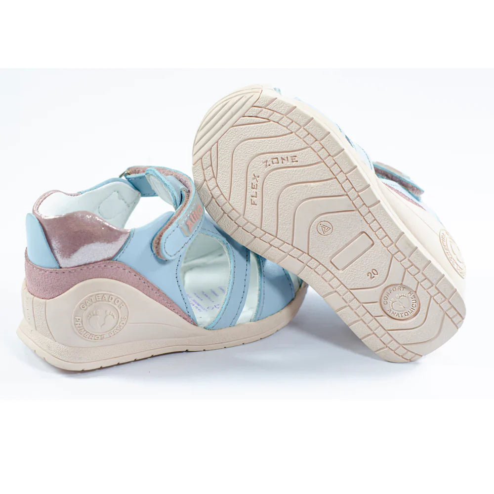 Sandalias para Niñas de color celeste en vista lateral izquierda