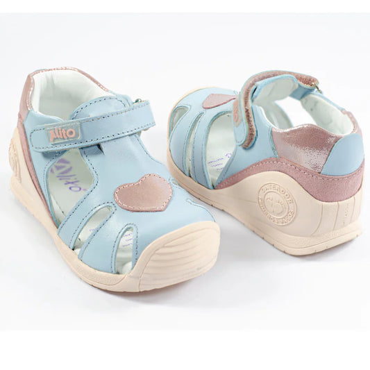 Sandalias para Niñas de color celeste en vista frontal