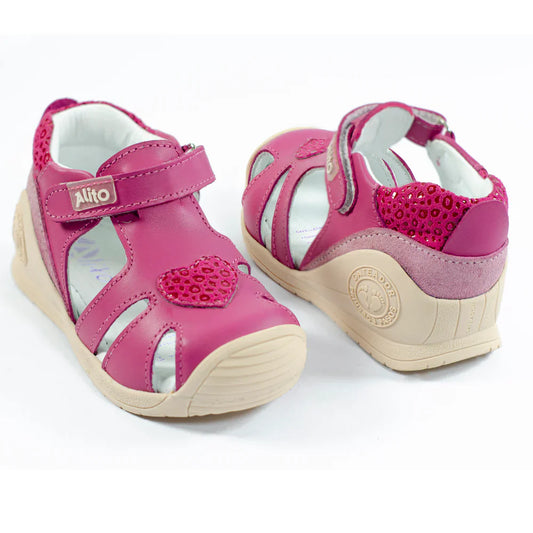 Sandalias para Niñas de color fucsia en vista frontal