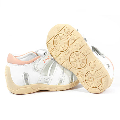 Sandalias para Niñas de color pega blanco en vista lateral izquierda