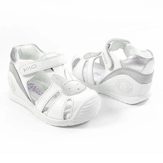 Sandalias para Niñas de color blanco en vista frontal