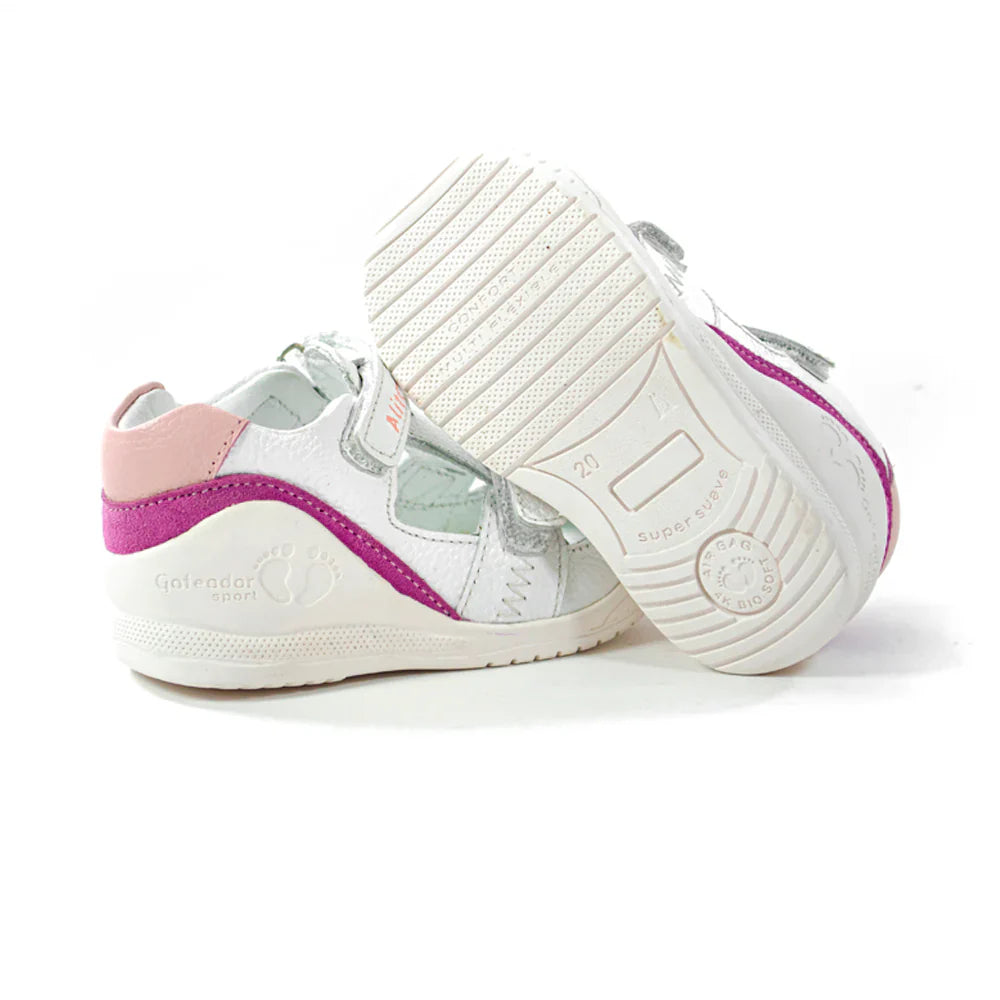 Sandalias para Niñas de color blanco en vista lateral izquierda