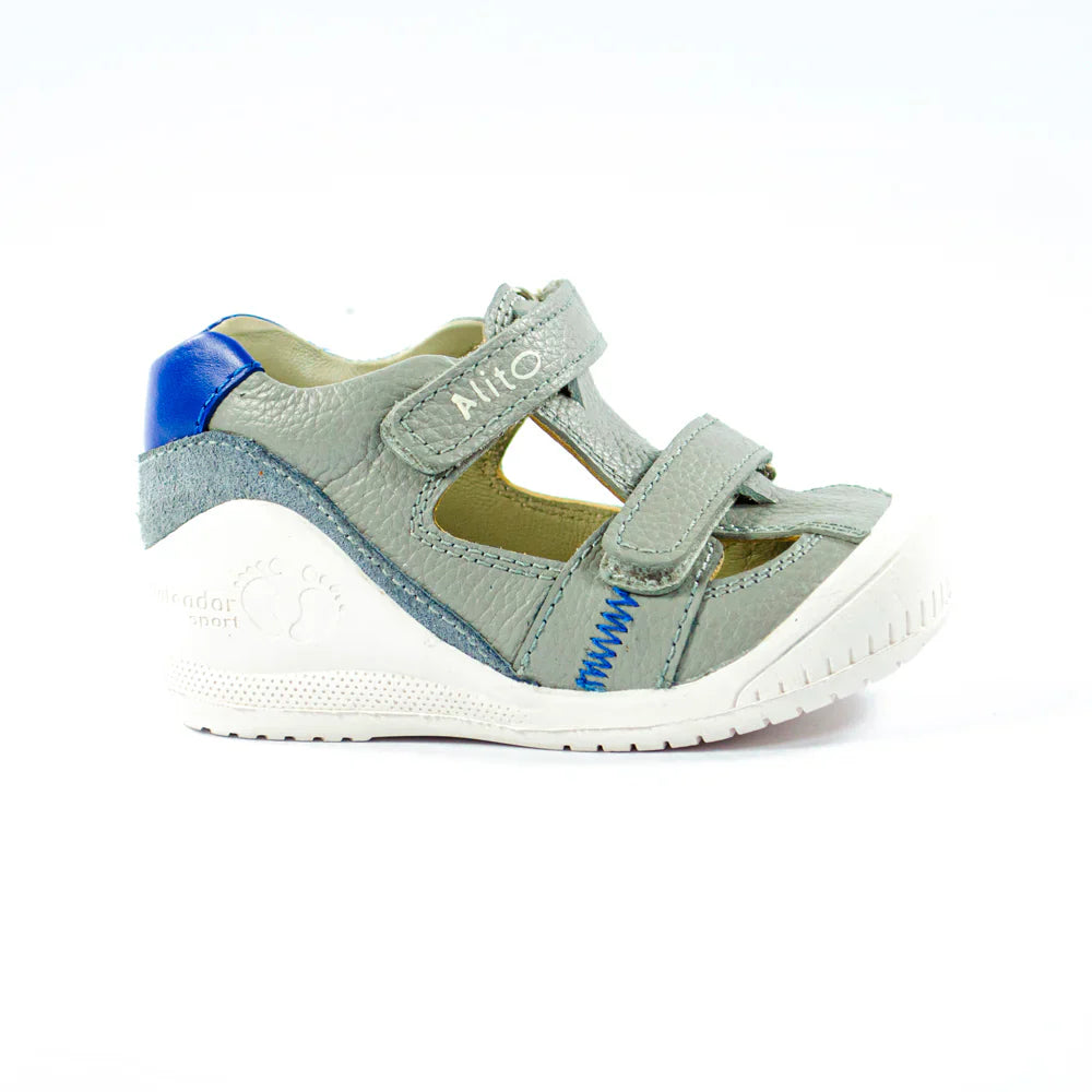 Sandalias para Niños de color gris en vista lateral derecha