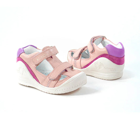 Sandalias para Niñas de color rosado en vista frontal