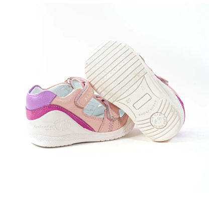 Sandalias para Niñas de color rosado en vista lateral izquierda