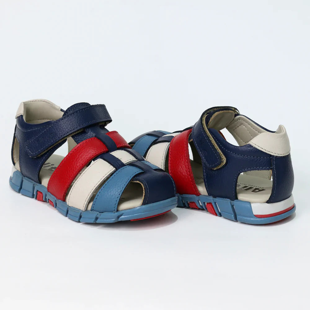 Sandalias para Niños de color azul en vista frontal