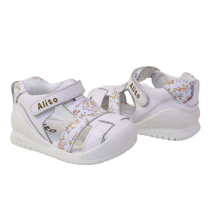 Sandalias para Niñas de color blanca floreada en vista lateral derecha