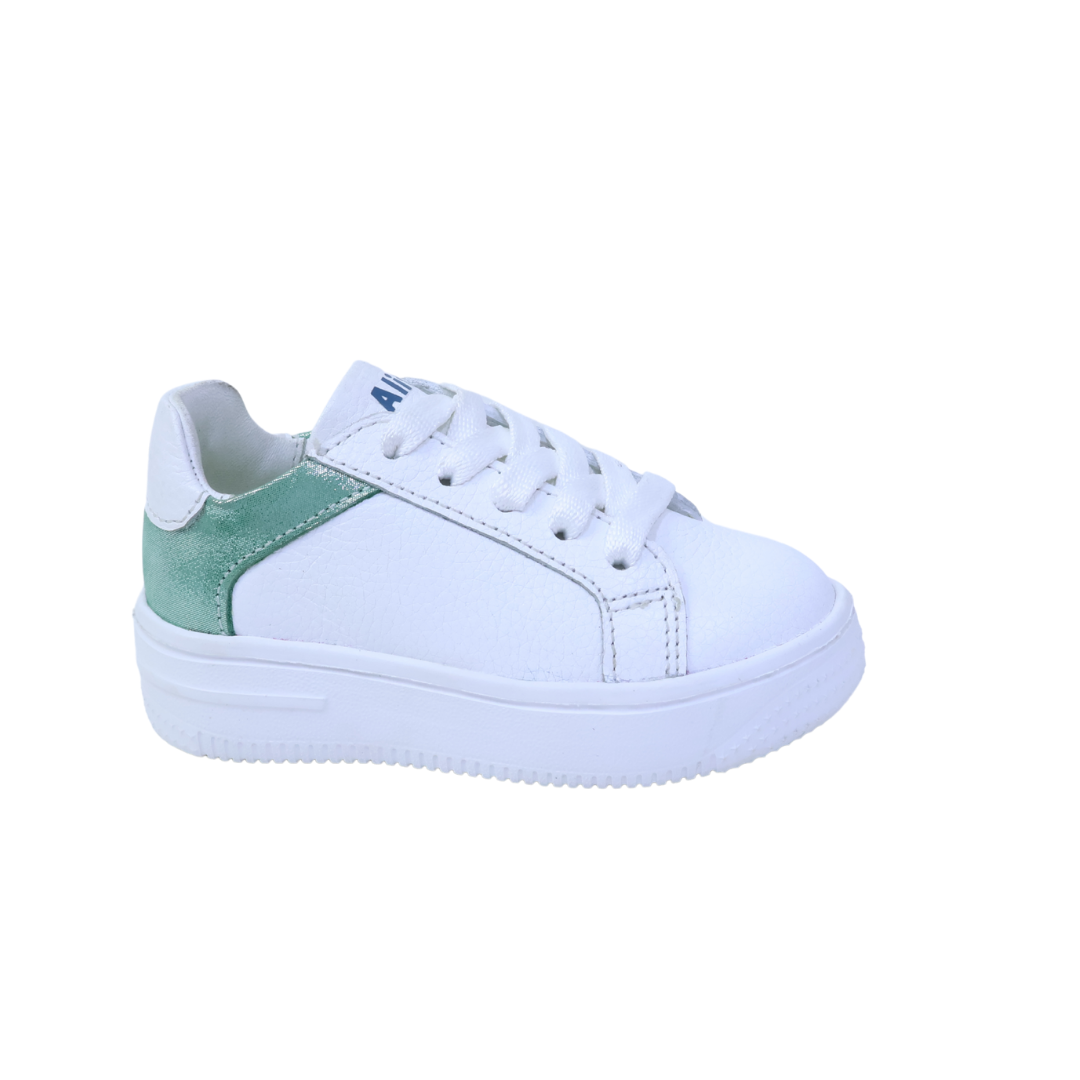 Zapatillas para Niñas de color blanco en vista frontal