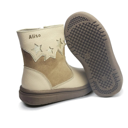 Botas para Niñas de color nude en vista lateral izquierda