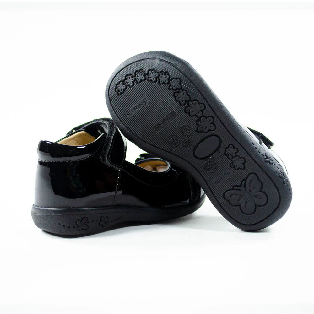 Zapatos para Niñas de color pega negro charol en vista lateral izquierda