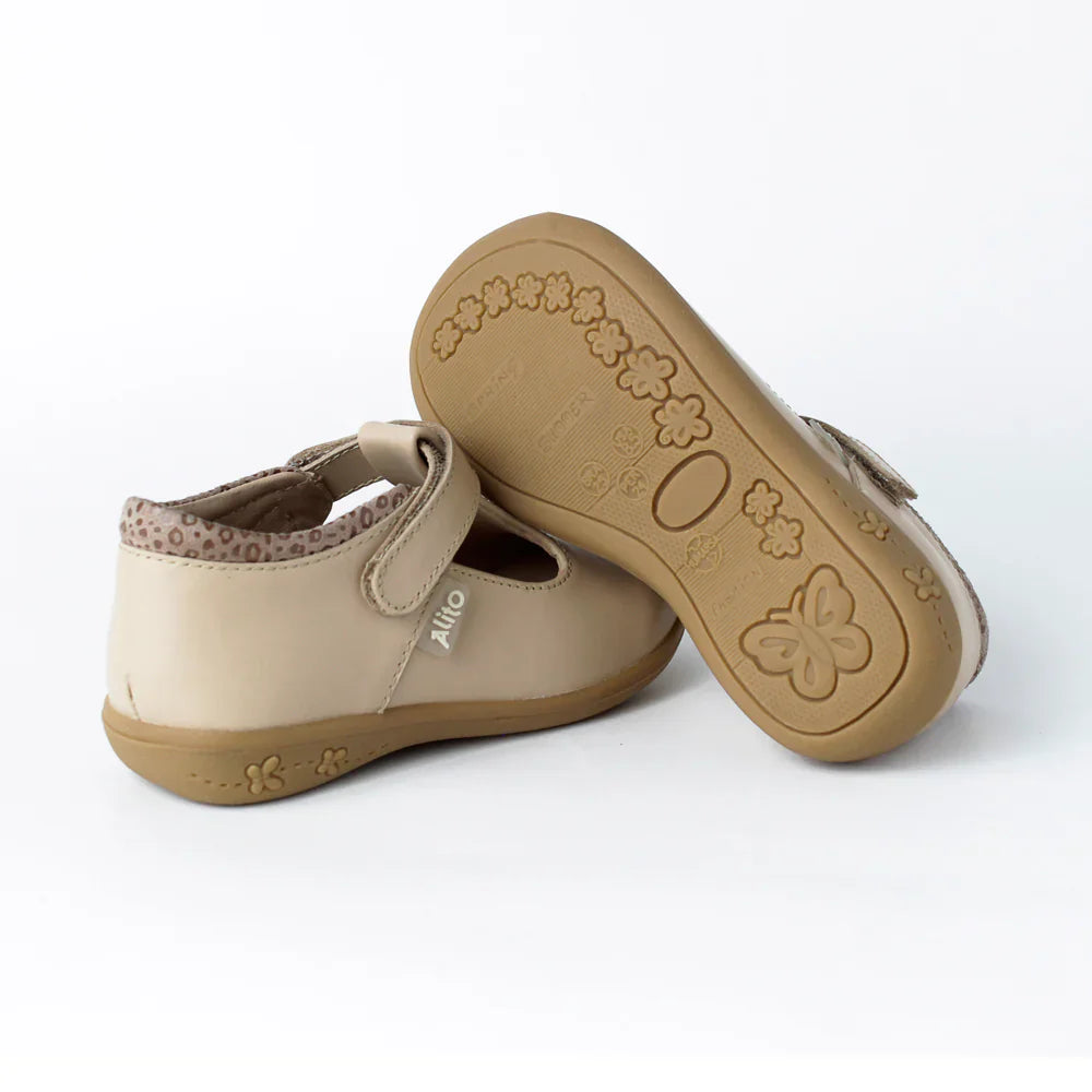 Zapatos para Niñas de color pega nude en vista lateral izquierda