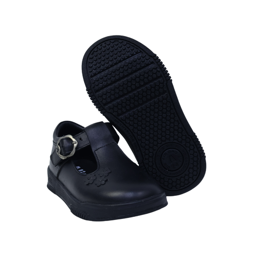 Zapatos para Escolares de color negro en vista frontal