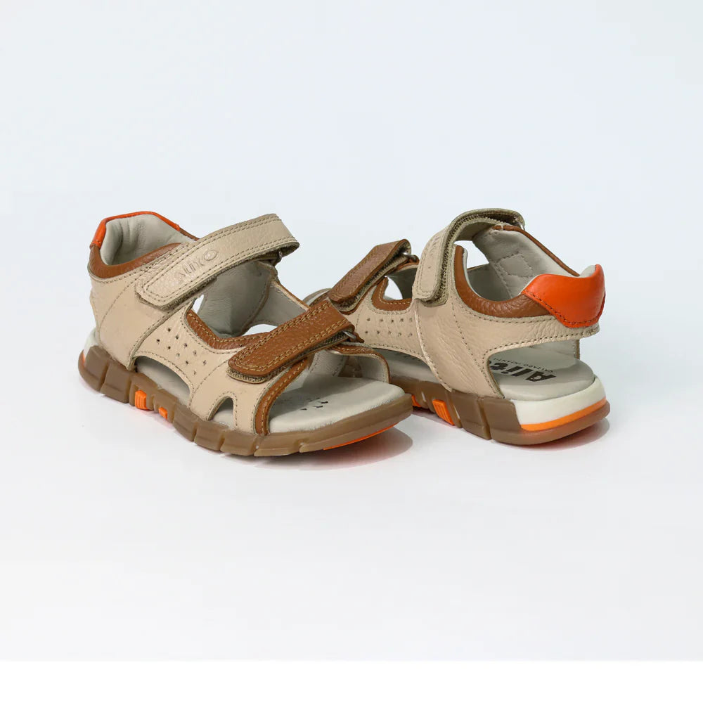 Sandalias para Niños de color nude en vista frontal