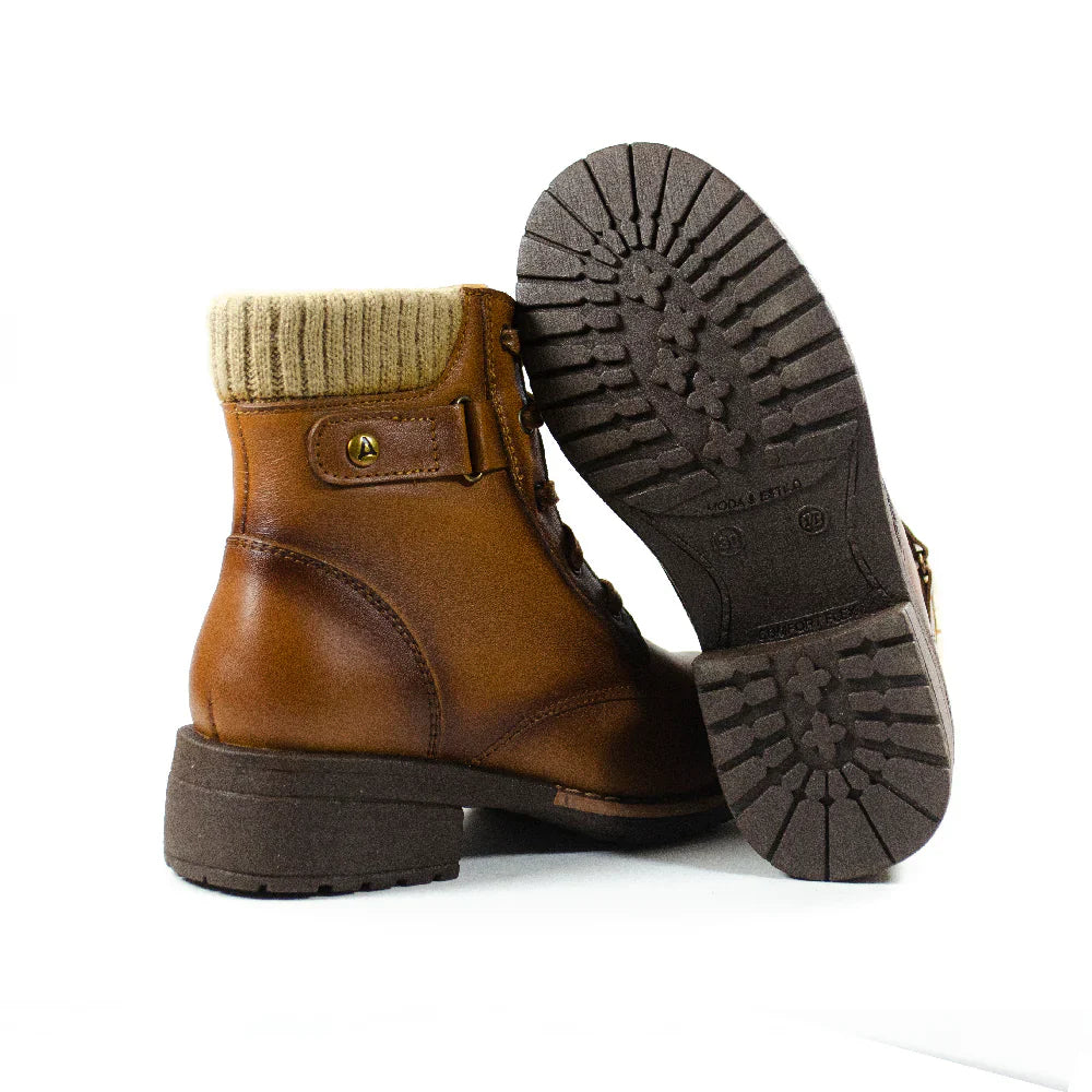 Botas para Niñas de color natural en vista lateral derecha