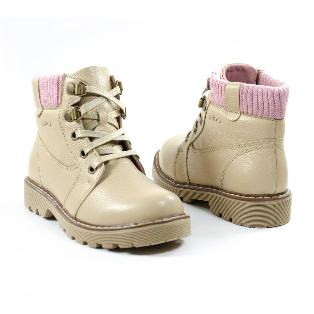 Botines para Niñas de color nude rosa en vista frontal