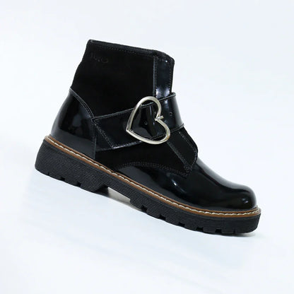 Botines para Niñas de color negro charol en vista lateral derecha