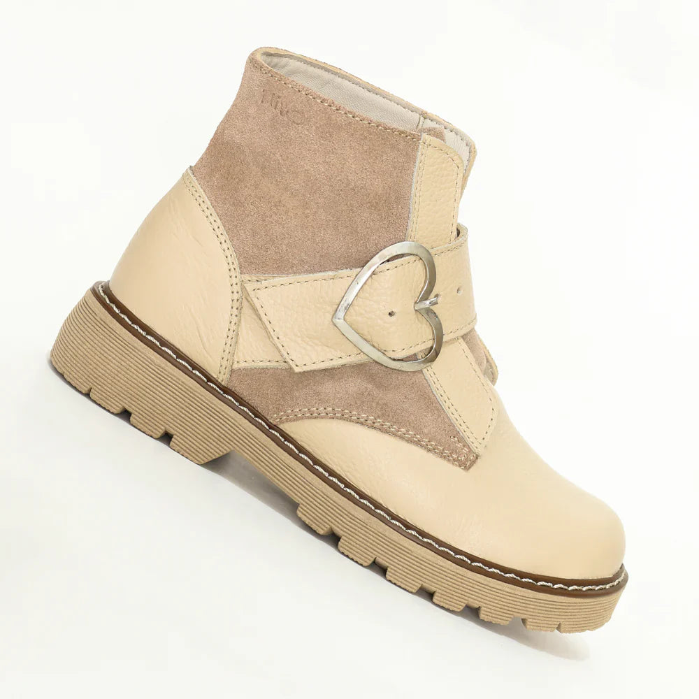 Botines para Niñas de color nude en vista lateral derecha