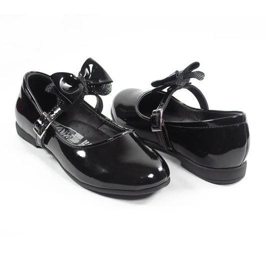 Zapatos para Niñas de color negro charol en vista frontal