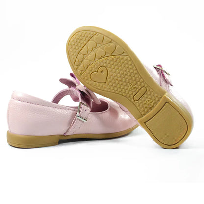 Zapatos para Niñas de color rosado charol en vista lateral izquierda