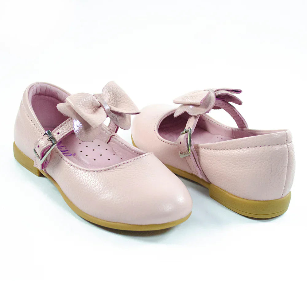 Zapatos para Niñas de color rosado charol en vista frontal