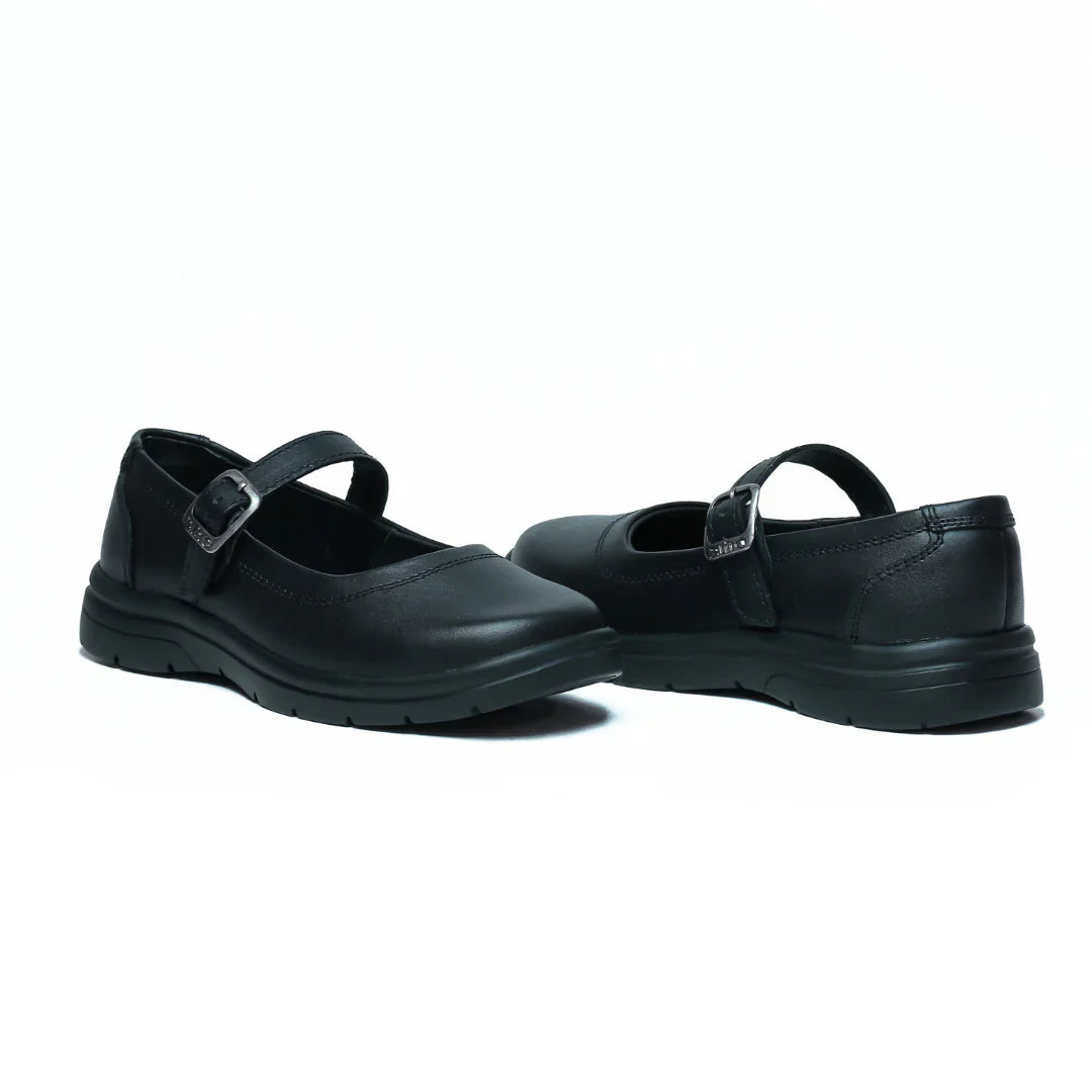 Zapatos para Escolares de color hebilla en vista frontal